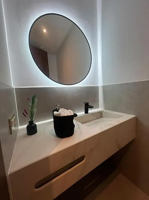 Luxury Residence So Stylish & Bright Appartement Hotel Au Coeur De Casablanca Pres De Carrefour Et 3 Min De La Gare Ferroviere Oasis 0*,