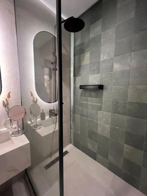 Luxury Residence So Stylish & Bright Appartement Hotel Au Coeur De Casablanca Pres De Carrefour Et 3 Min De La Gare Ferroviere Oasis Lejlighed